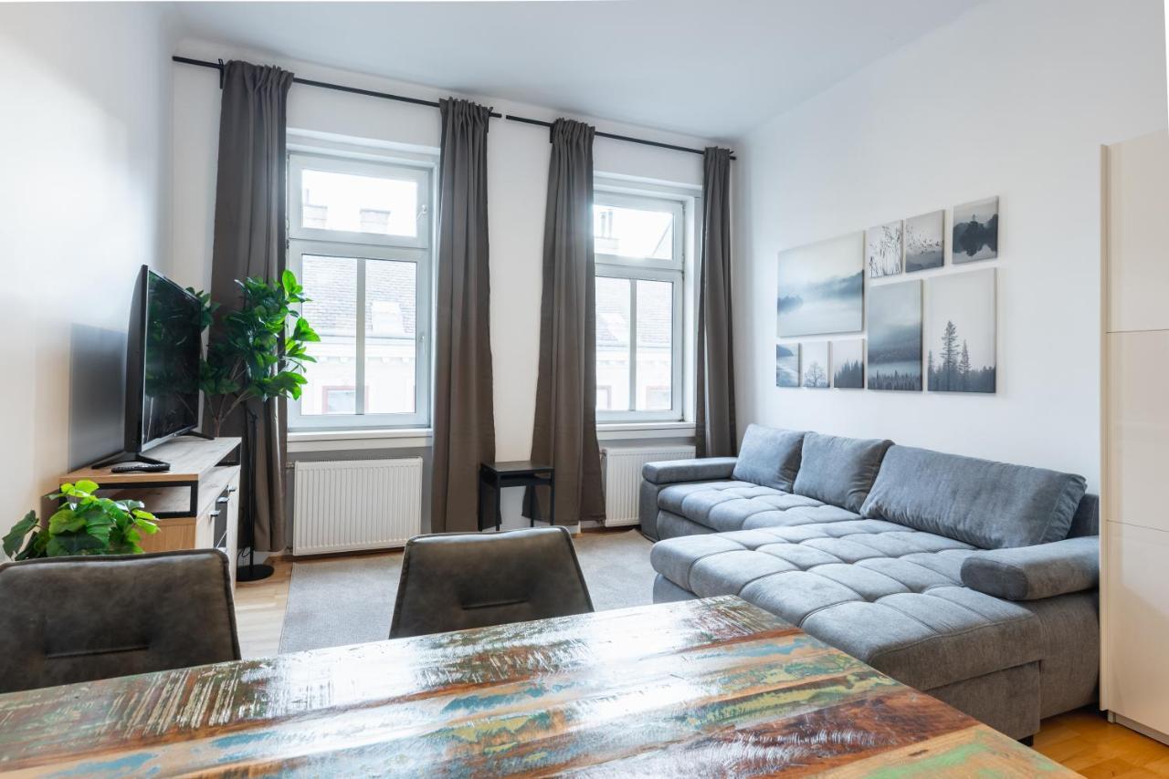 Cozy Apartment Steps Away From Subway Station Wien Eksteriør billede