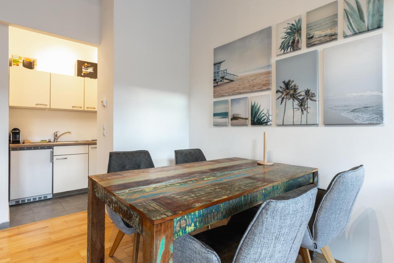 Cozy Apartment Steps Away From Subway Station Wien Eksteriør billede