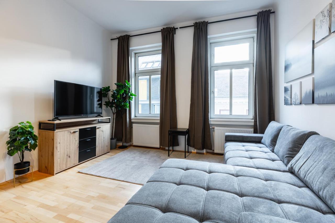 Cozy Apartment Steps Away From Subway Station Wien Eksteriør billede