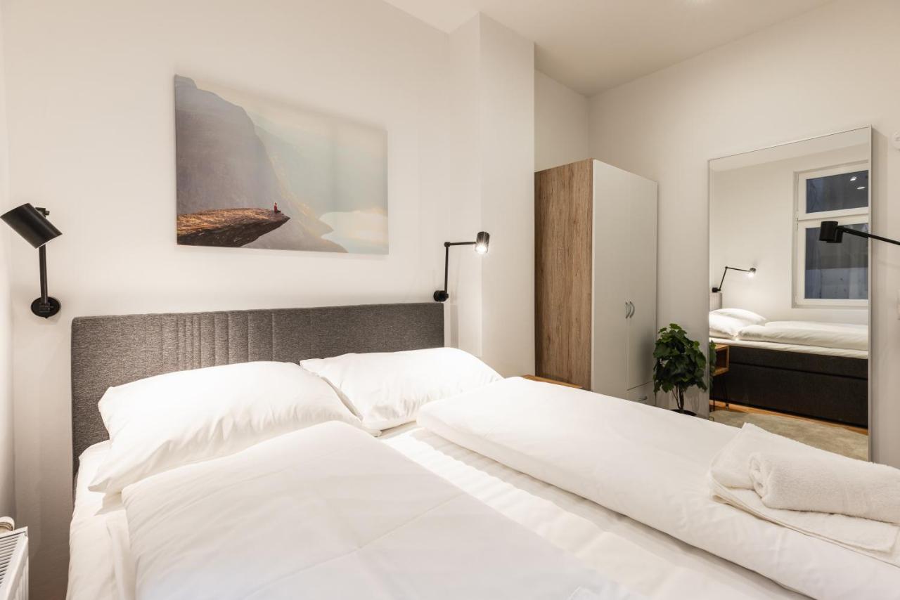 Cozy Apartment Steps Away From Subway Station Wien Eksteriør billede